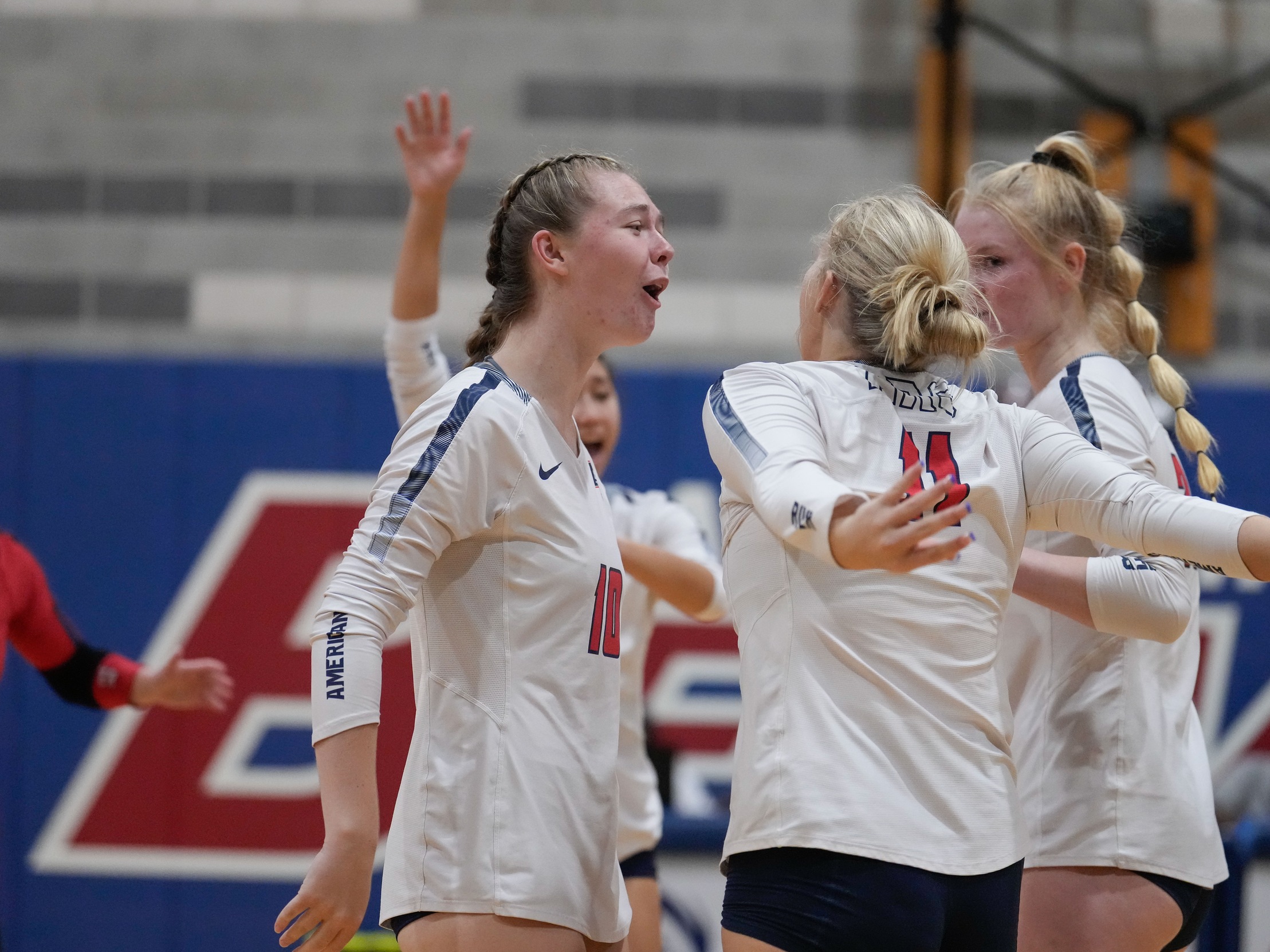 Volleyball Defeats Cosumnes River College on the Road
